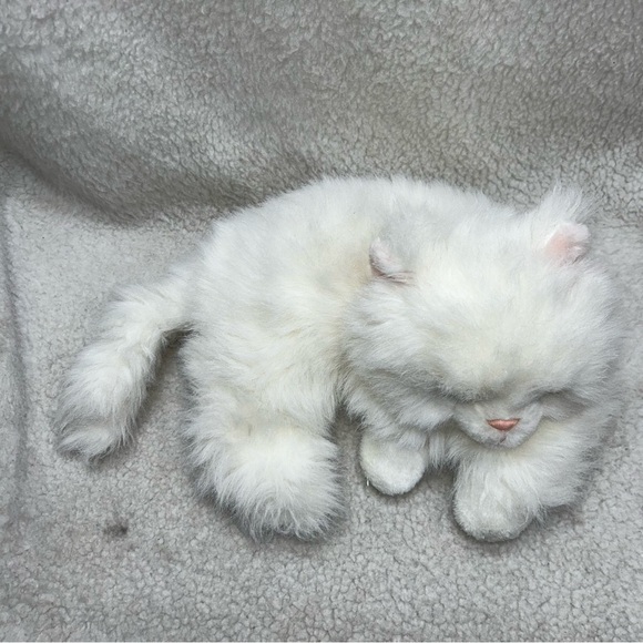 Playful Pals plush kitty plush laying 17" white fluffy blue eyes Mervyn's - Picture 5 of 10